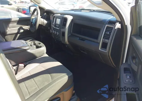 2021 Ram 1500 Classic Tradesman 4X4 5'7 Box z USA, uszkodzony, nr VIN 3C6RR7KT7MG665371